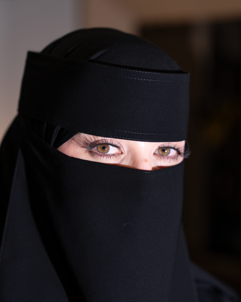 نقاب السنيورة كبير مغاط مائل