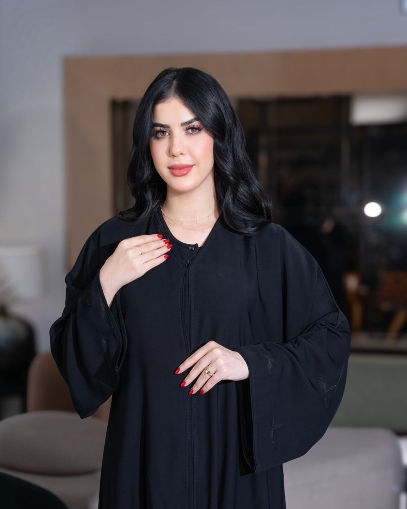 عباية بطرحة اكسسوارات تطريز