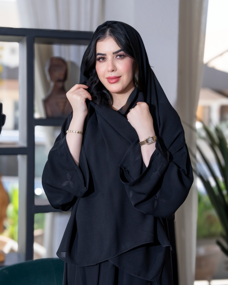 عباية بطرحة اكسسوارات تطريز
