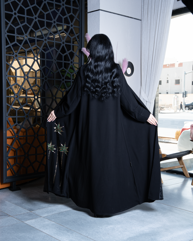 طقم اليوم الوطني عزنا بطبعنا