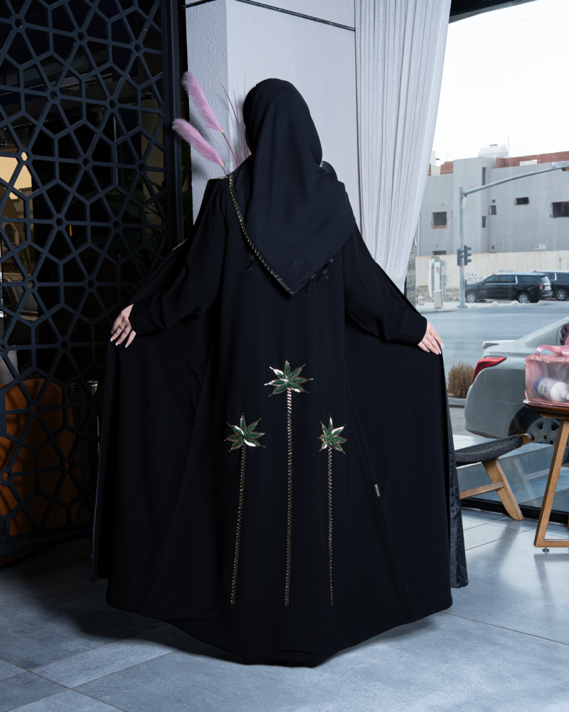 طقم اليوم الوطني عزنا بجودنا