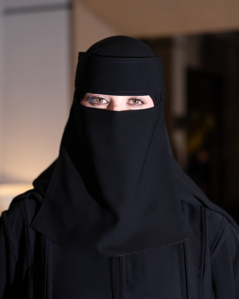 نقاب السنيورة كبير مغاط مائل