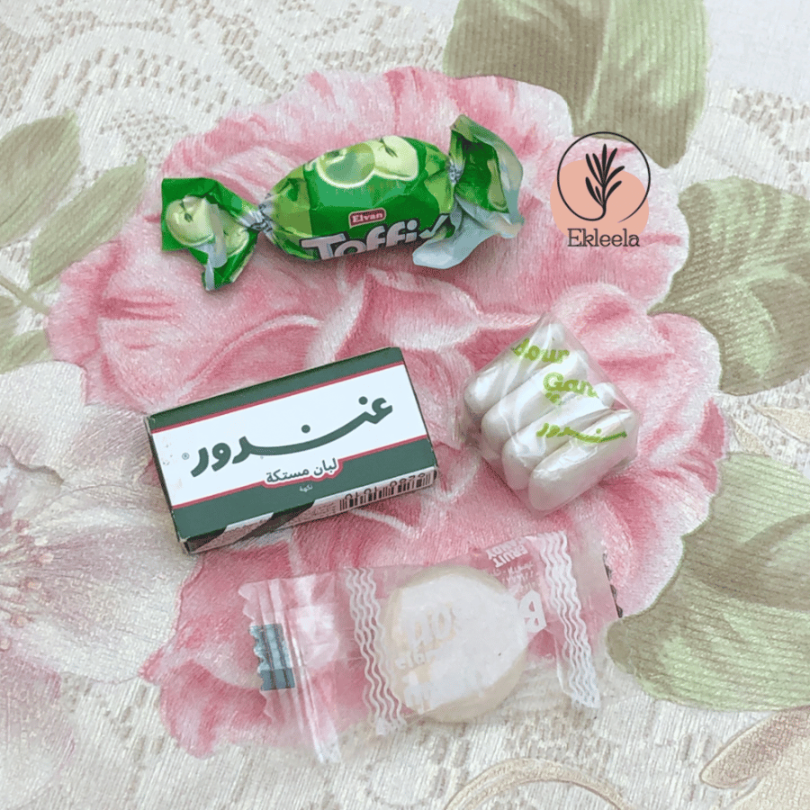 Plastic coffee cup distributions with paper theme for the National Day, we dream and achieve (12 pieces)