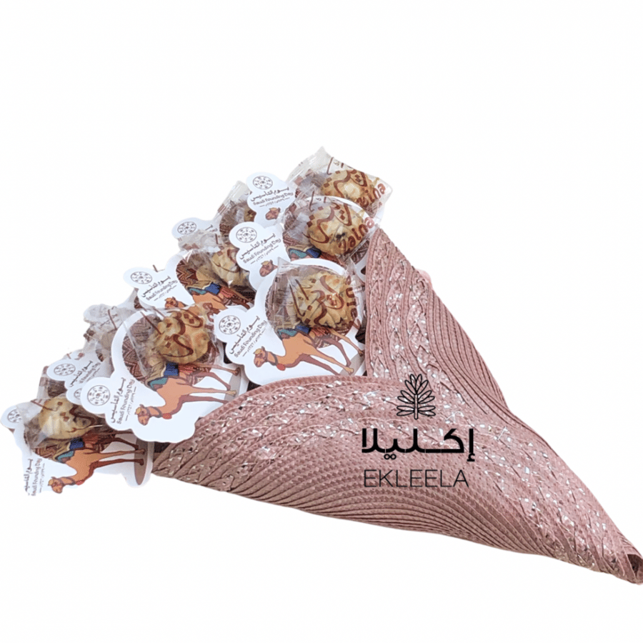 A bouquet of Maamoul distribution bouquet with Founding Day theme (12 pieces)