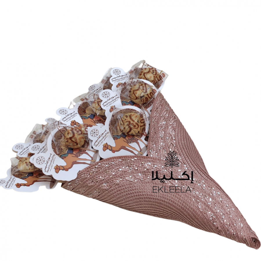 A bouquet of Maamoul distribution bouquet with Founding Day theme (12 pieces)