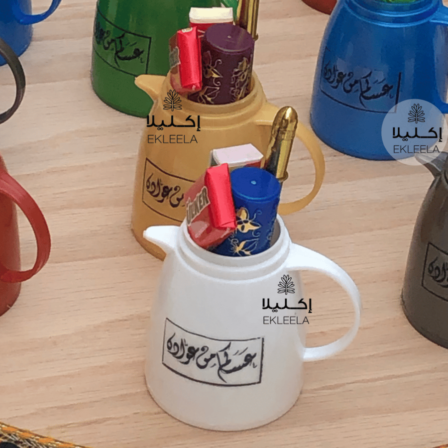 علب توزيعات مع تعبيه مع قاعده خشب