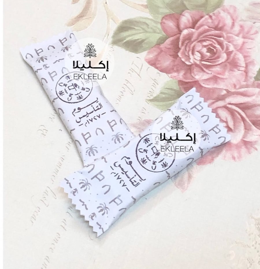 Paper-themed party favors about Founding Day (12 pieces)