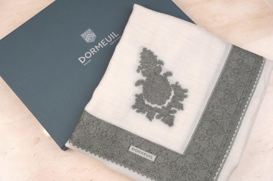 Keffiyeh wool Kashmir from Dormil - modern cement green