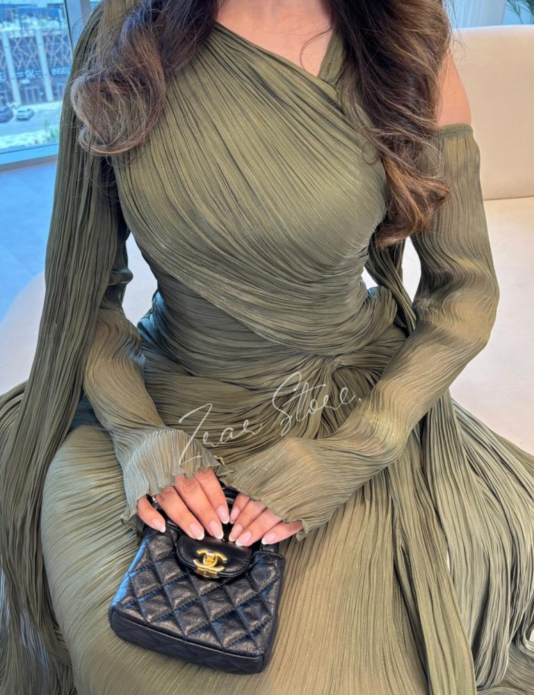 اوليڤيا فستان سهرة بلسيه بكيب وقفازات