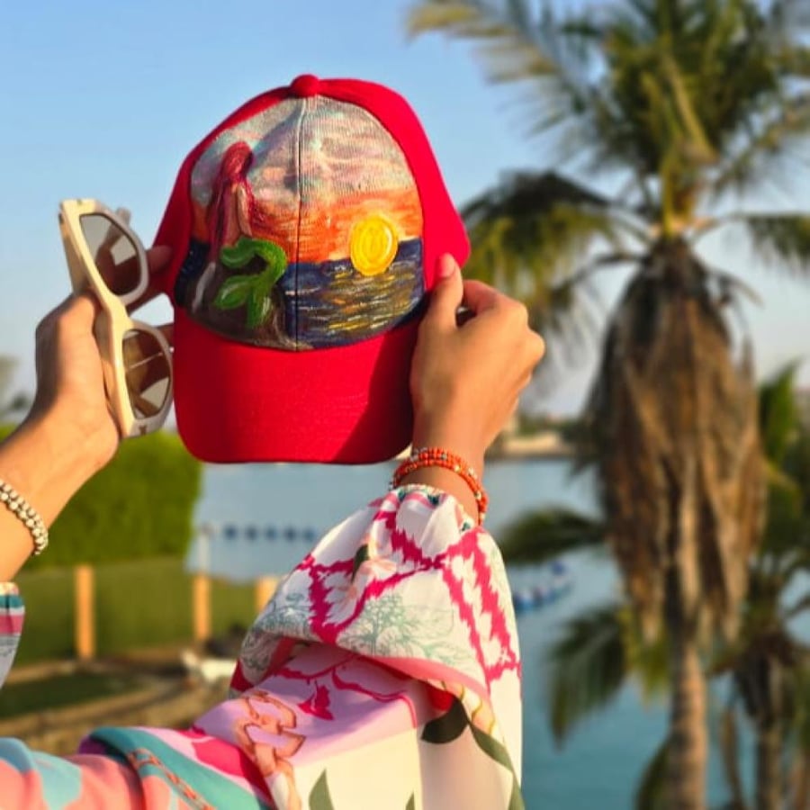 كاب احمر ممكن اضافة اسم او عبارة