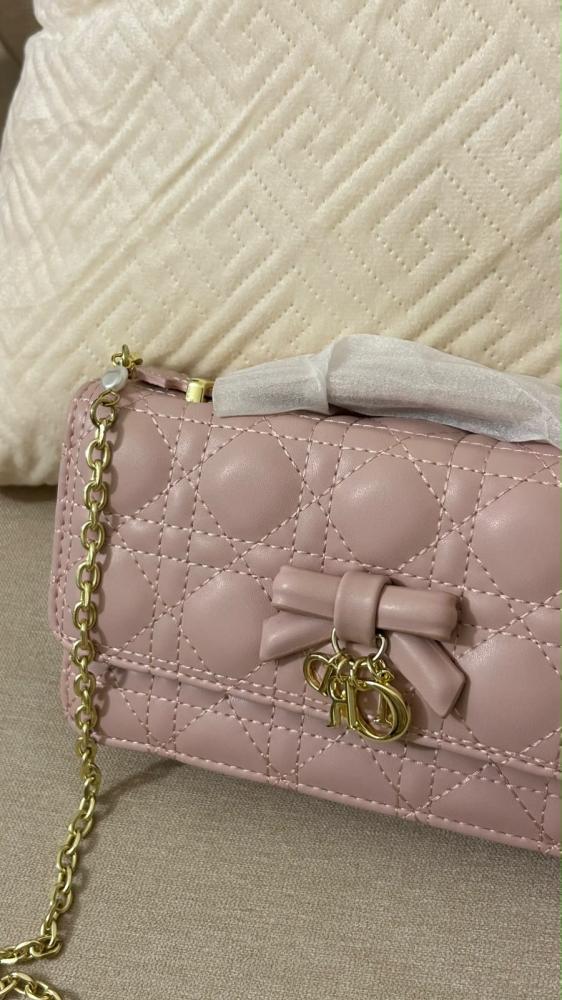 DIOR PINK