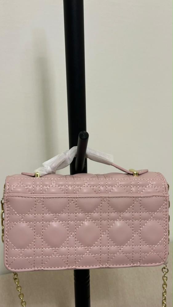 DIOR PINK