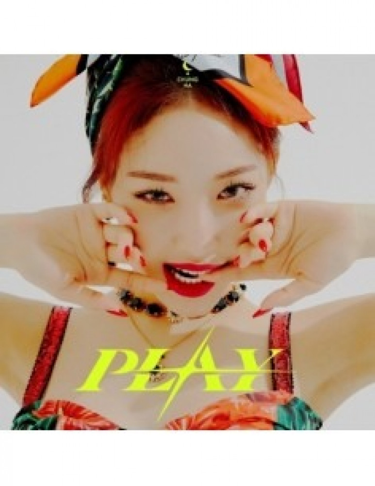 CHUNGHA Album - MAXI SINGLE