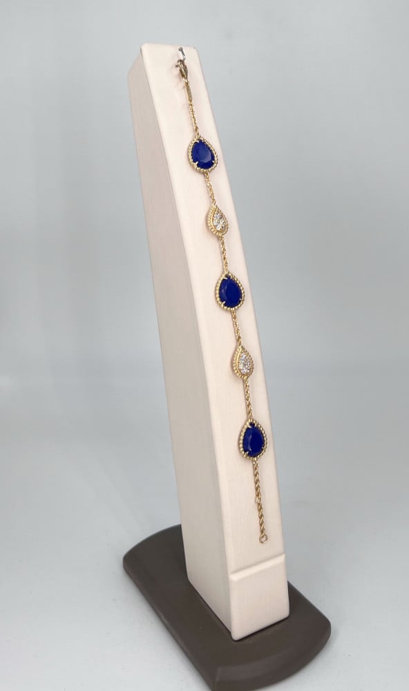 Teardrop design, international design - 18 karat