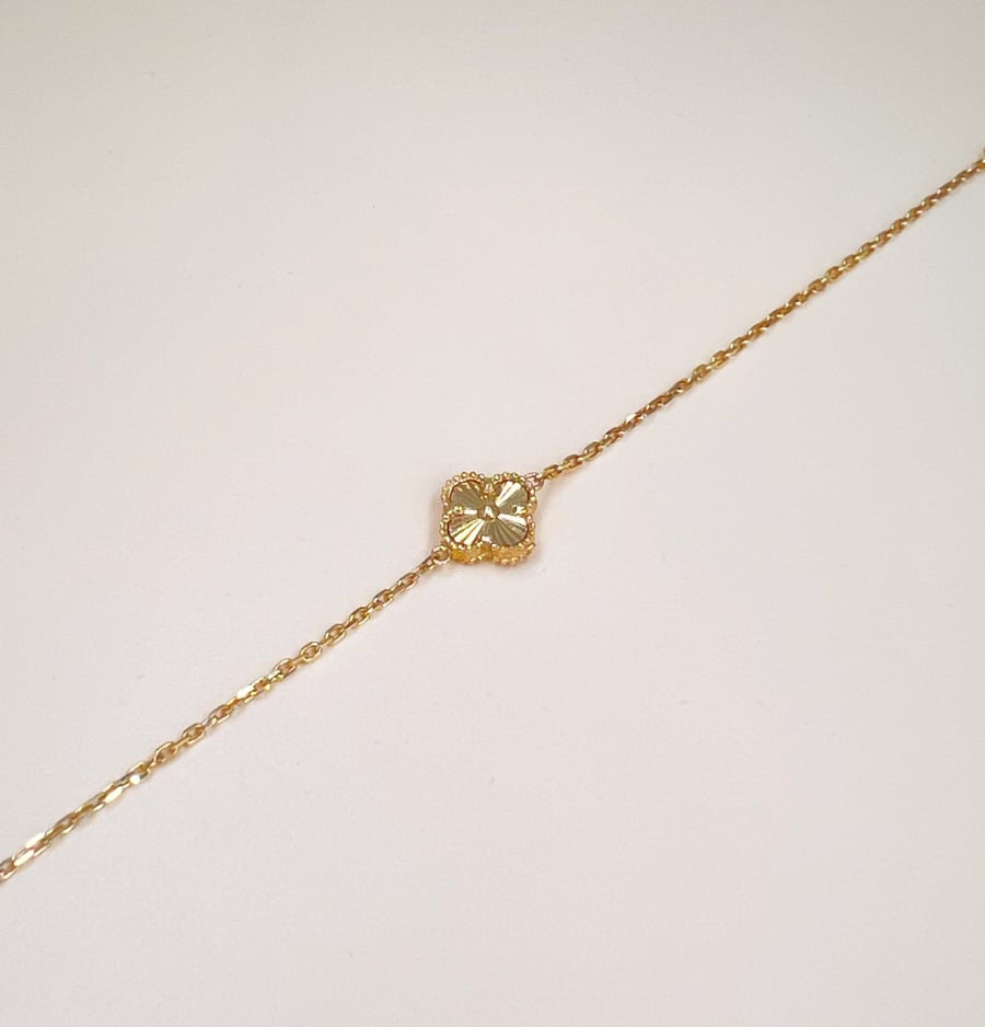 Flow from international models - 18 karat
