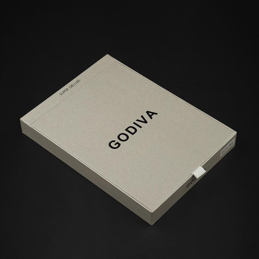 شماغ جوديفيا 1 GODIVA  انجليزي