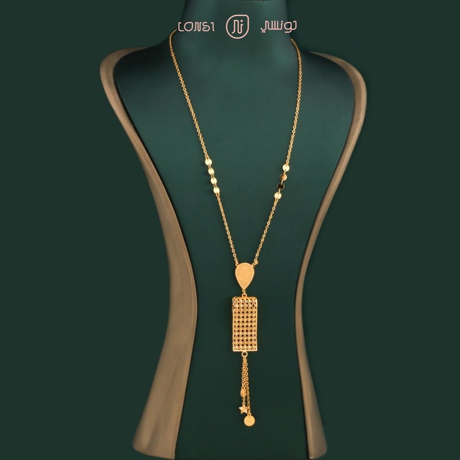 عقد مطلي طويل رائع