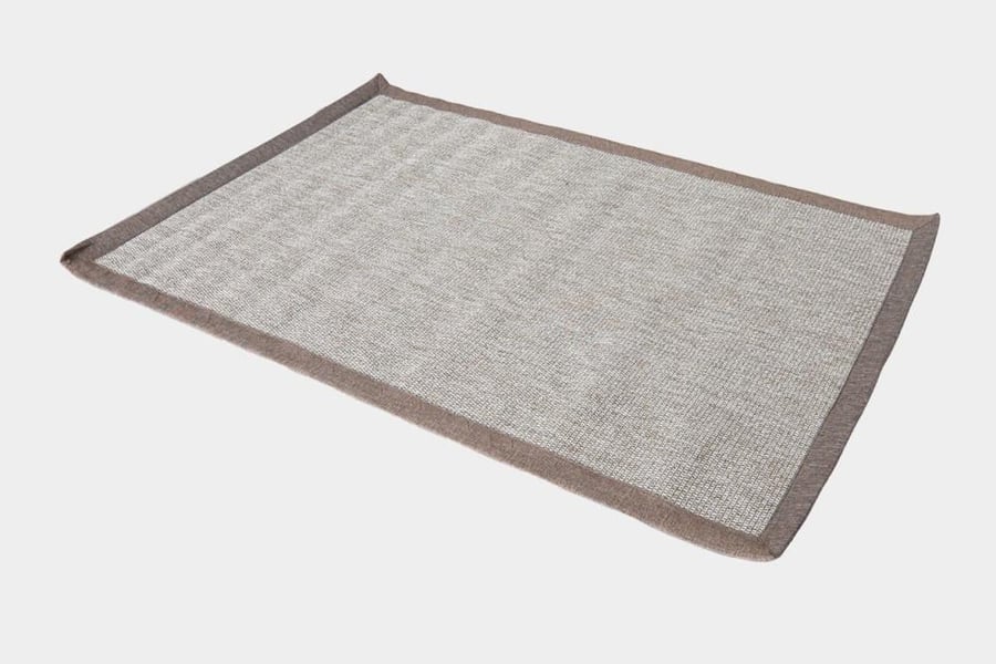 Plain rugs with frame