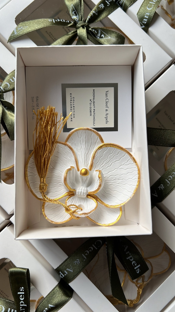 The aromatic stone box with Van Cleef perfume