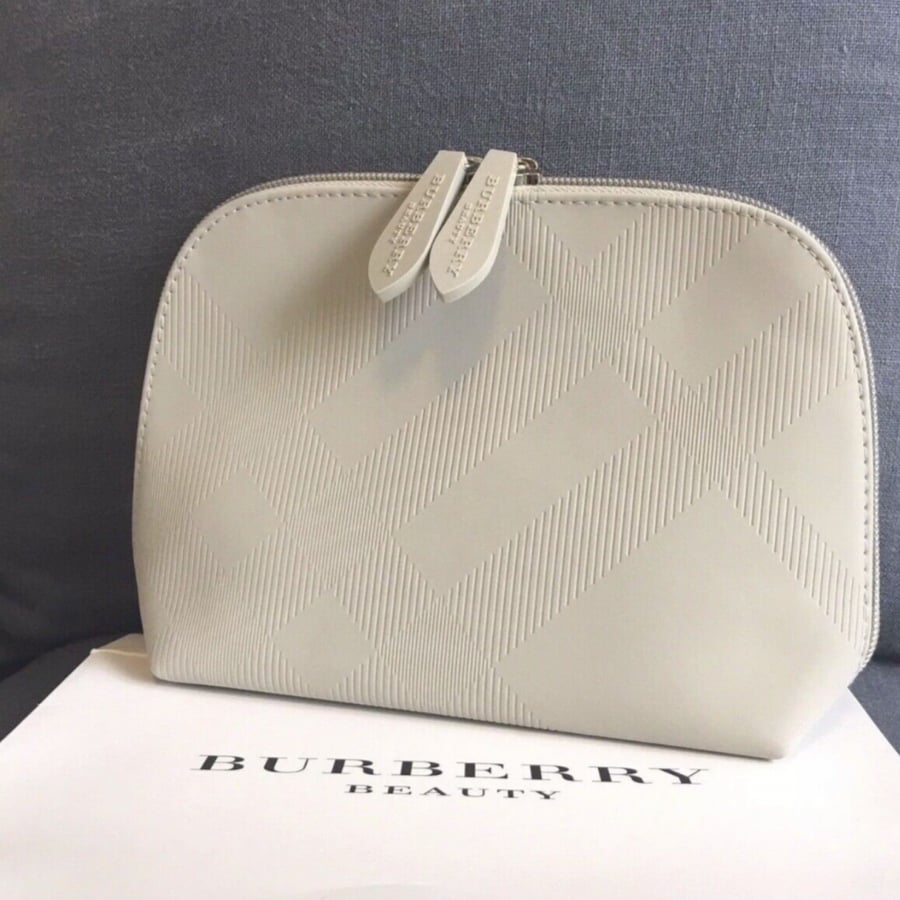 شنطة بربري جلد بيج BURBERRY Biege Leather Pouch