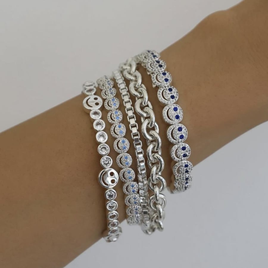 Lisa Gozlan The pavé the happy face bracelet