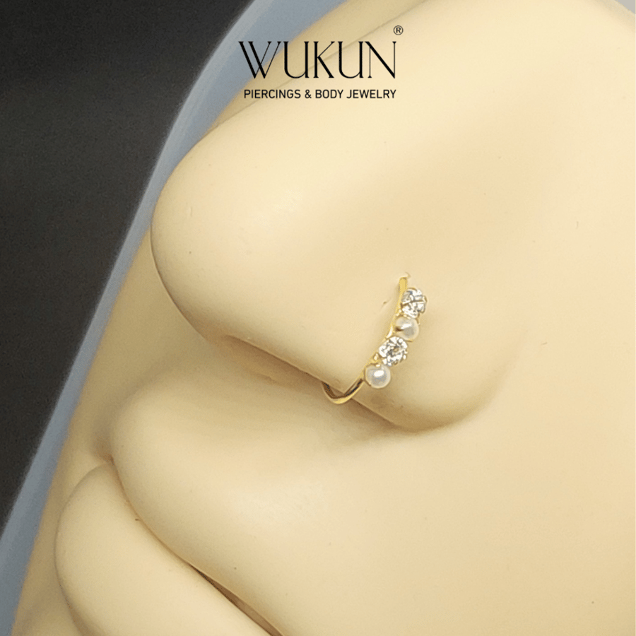 زمام بيرسينج ذهب 18K دائري حلقة بفصّين وحبّتي لؤلؤ