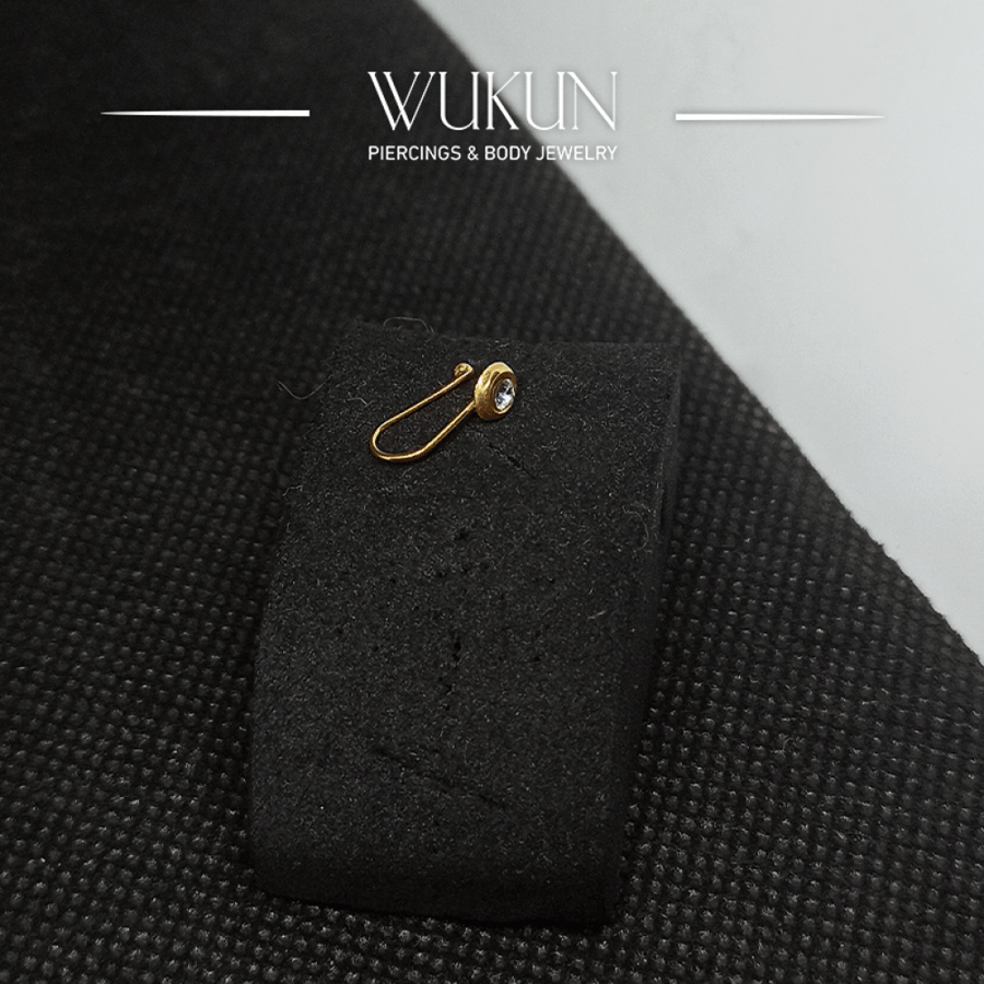 18k gold bezel without hole, round shape with white stone