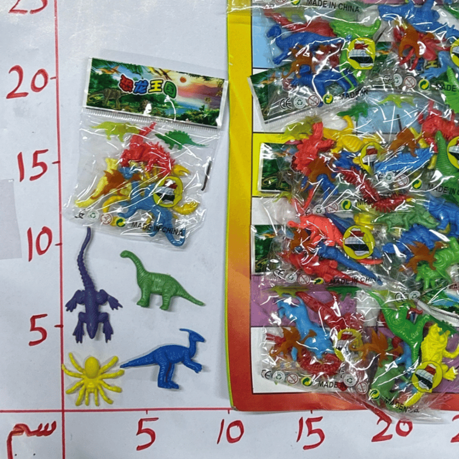 مجسمات حيوانات 4 حبة داخل الكيس (17D)