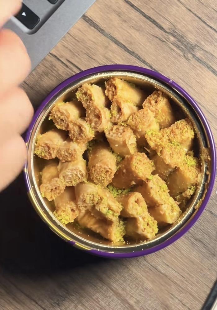 المذاق العربي بقلاوة اصابع صغير  ميني