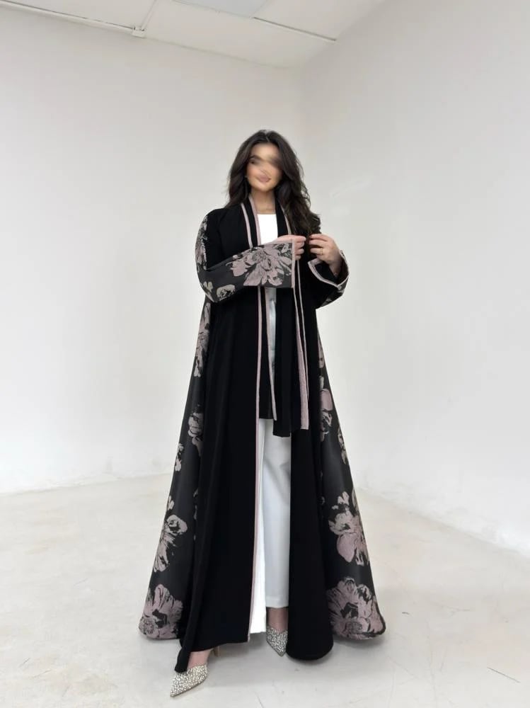 Black crepe abaya with Feteet embroidery