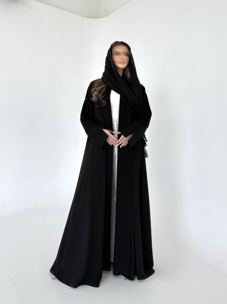 عباية كريب اسود مع كريب مخطط