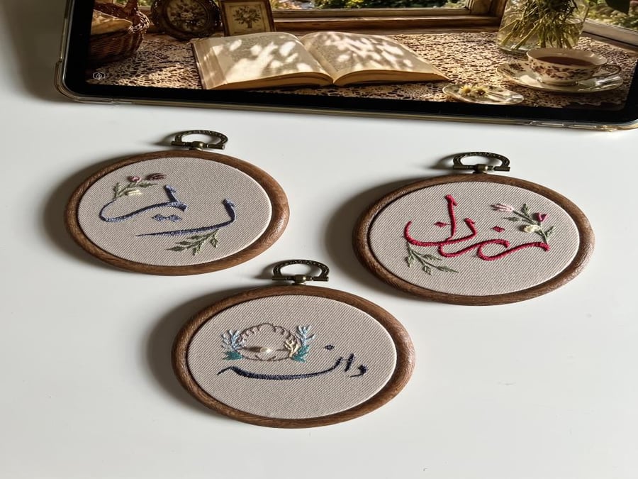 تعليقات سيارة للنساء