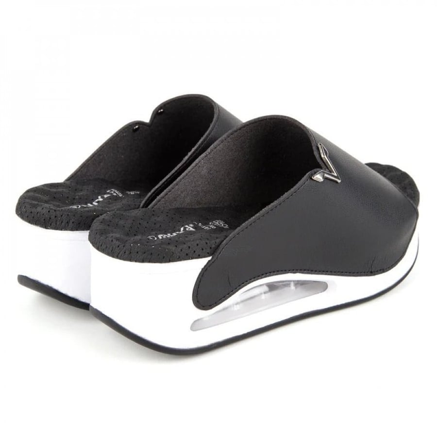 MUYA - black and white summer shoes