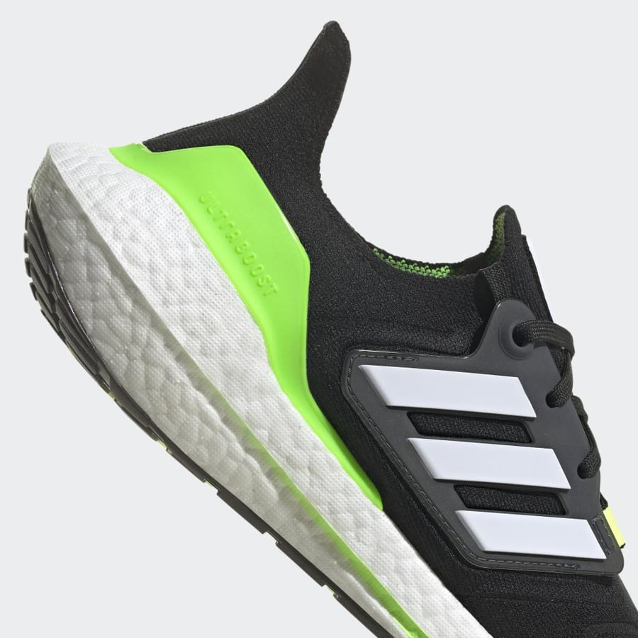 ULTRABOOST 22