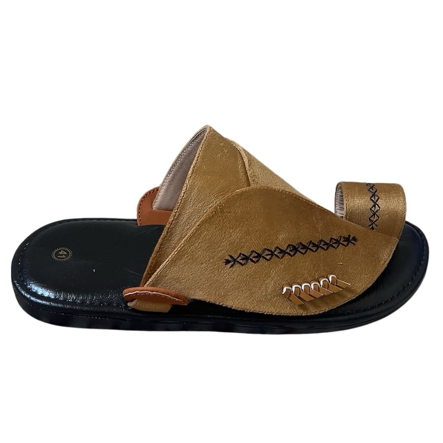 حذاء طبّي ذهبي