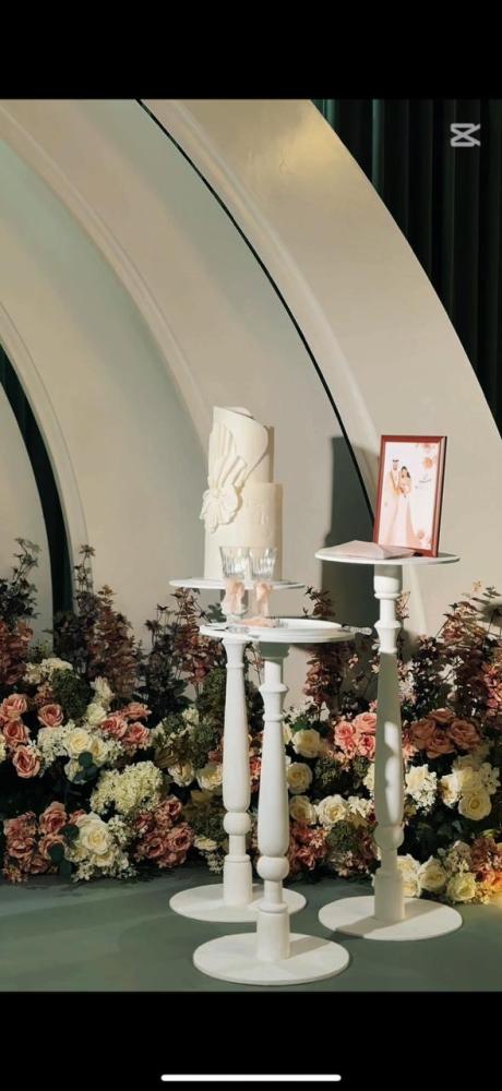 Bride's embroidered details package with a drawing of the bride and groom
