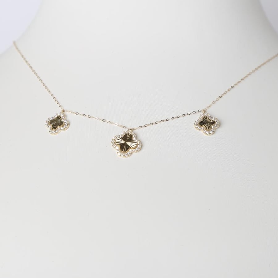 18 karat gold necklace, weight 1.60