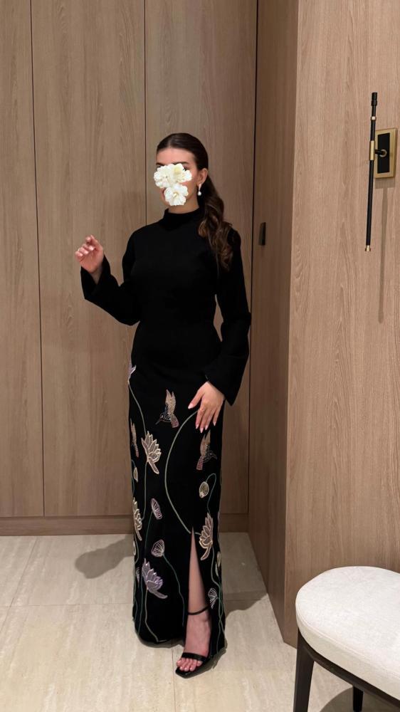 فستان اسود ناعم