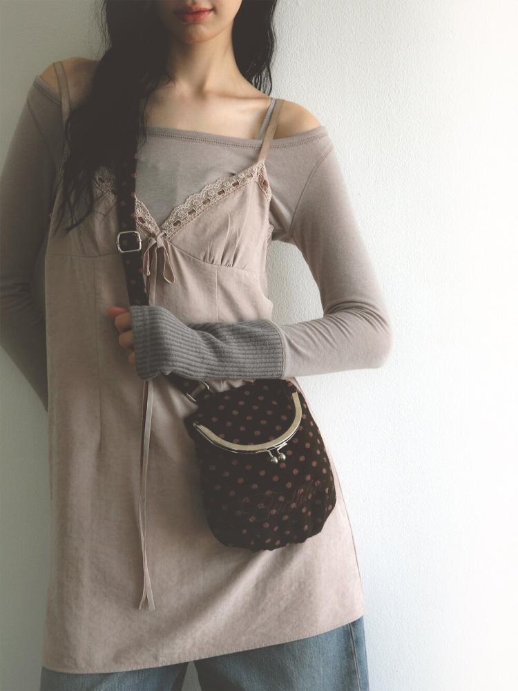 باد بلو حقيبة باو بنقشة نقاط ناعمة | Bad Blue Dot Cozy Bao Bag