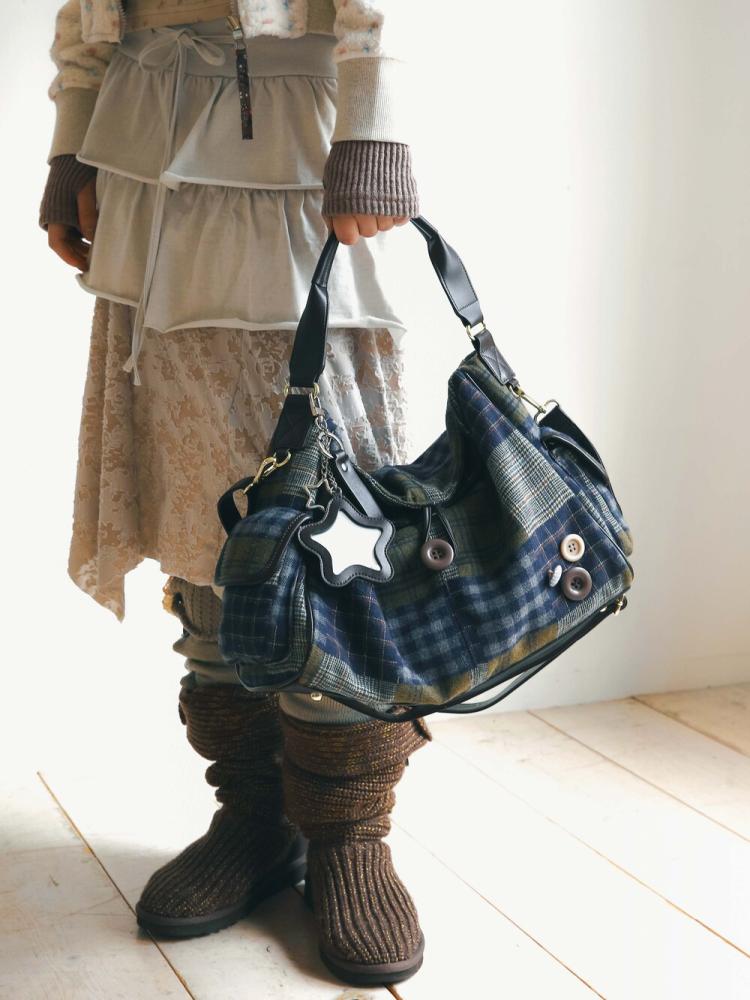 باد بلو حقيبة وسادة بأزرار وباتشورك – كحلي | Bad Blue Patchwork Buttons Pillow Bag Navy