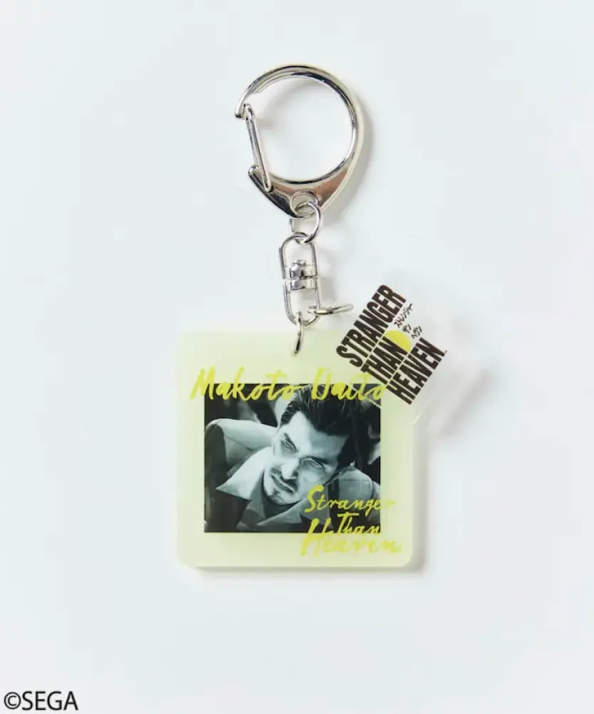 ميدالية مضيئة – ماكوتو دايتو (أغرب من النعيم) | glow-in-the-dark keychain – Makoto Daito (Stranger than Heaven)