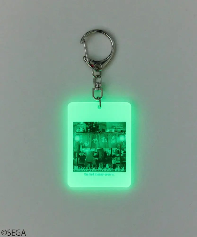 ميدالية مضيئة – غورو ماجيما (ياكوزا 0) | glow-in-the-dark keychain – Goro Majima (Yakuza 0)