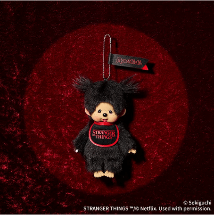 مونتشيتشي دمية مع تعليقة  بالتعاون مع سترينجر ثينقز | monchhichi X  Stranger Things