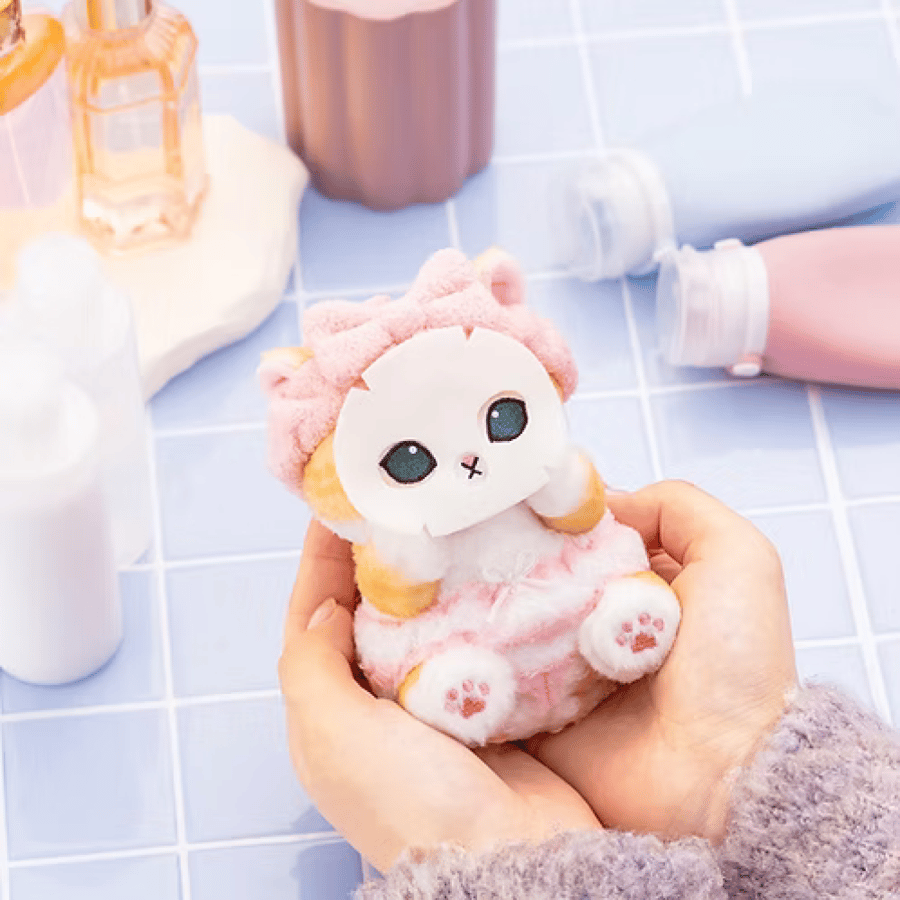 دمية موفوساند مع تعليقة نسخة الاستراحة | Mofusand Relaxing at Home Pac-Nyan Mascot