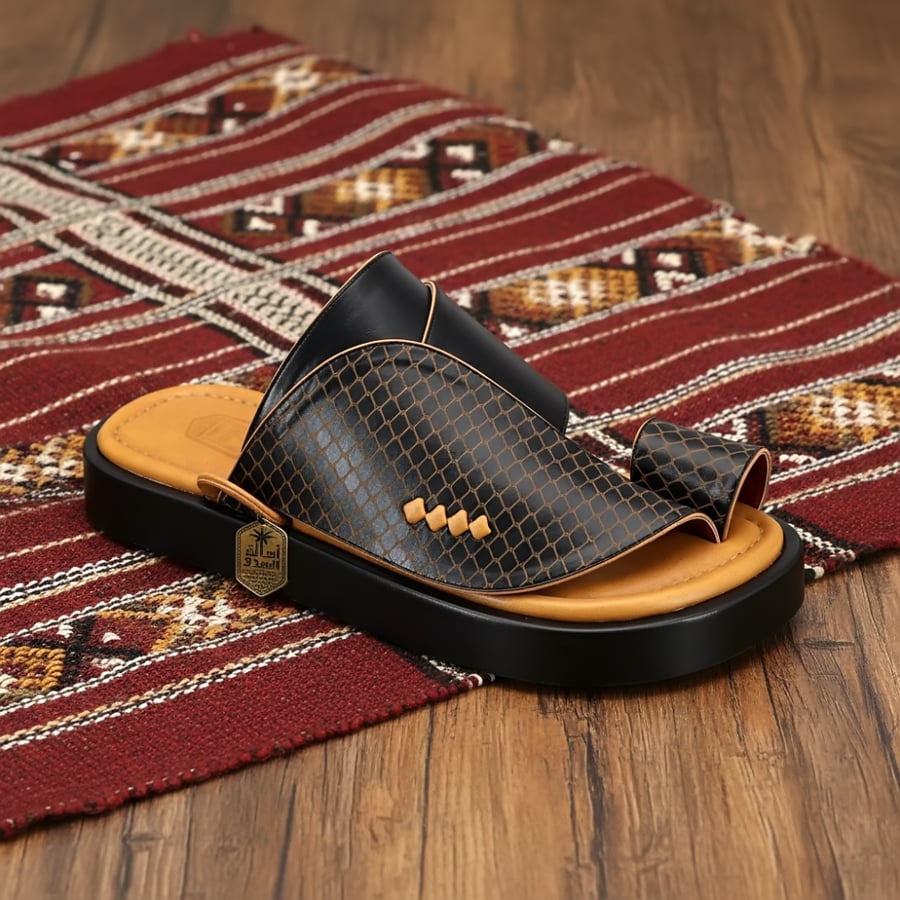 حذاء شرقي فاخر