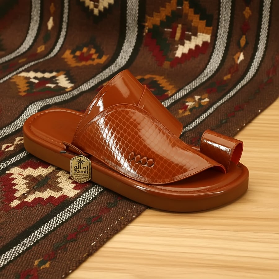 حذاء شرقي فاخر