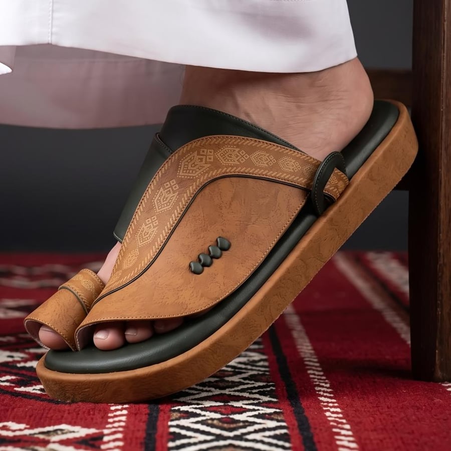 حذاء شرقي فاخر