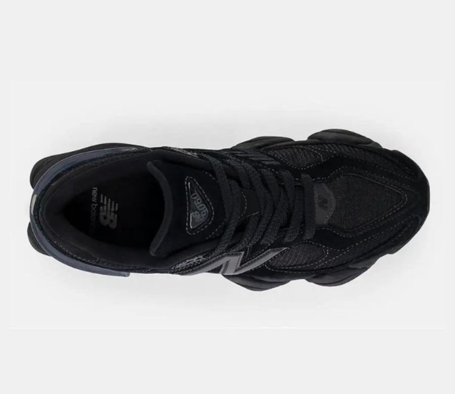 New Balance 9060 Alchieves A “Triple Black” (مخطط)
