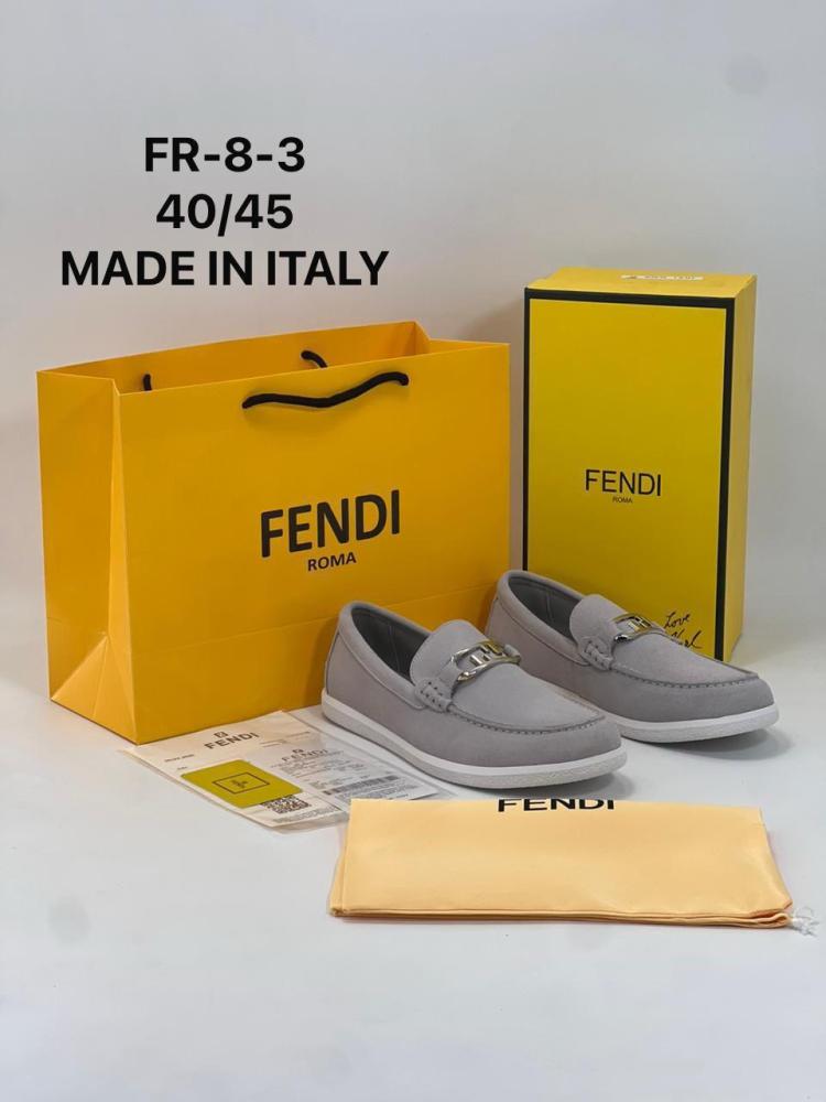 صندل FENDI ابيض