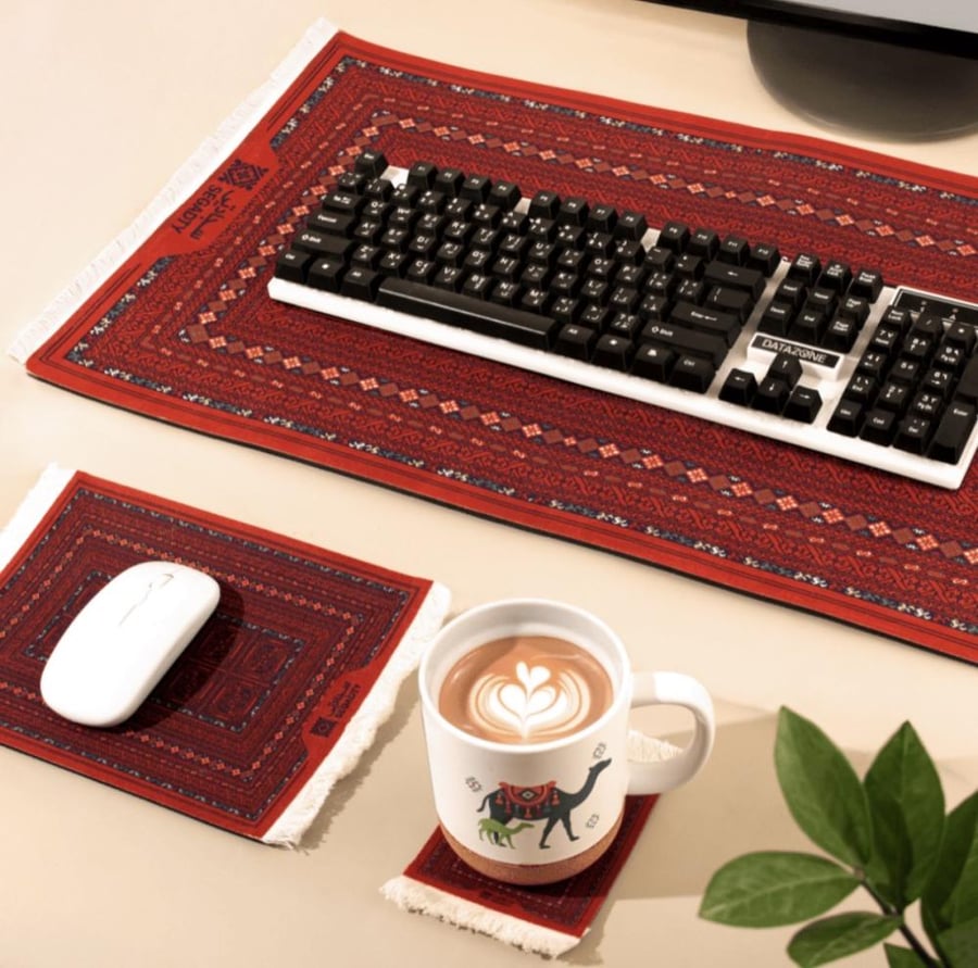The coaster set of three pieces